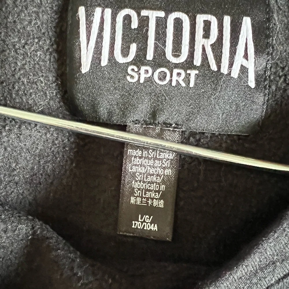 VS RUFFLED FLEECE PULLOVER - Picture 15 of 16